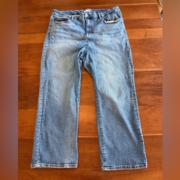 Good American Denim - Good American Straight Leg Ankle Jeans